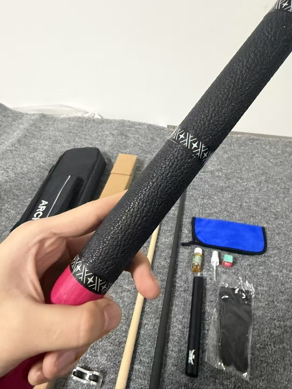 Osborne Journey Series 3 F3 Pink Handmade Pool Cue – Three-Piece Maple Wood Leather Grip High-Tech Replica Big Head Cue
