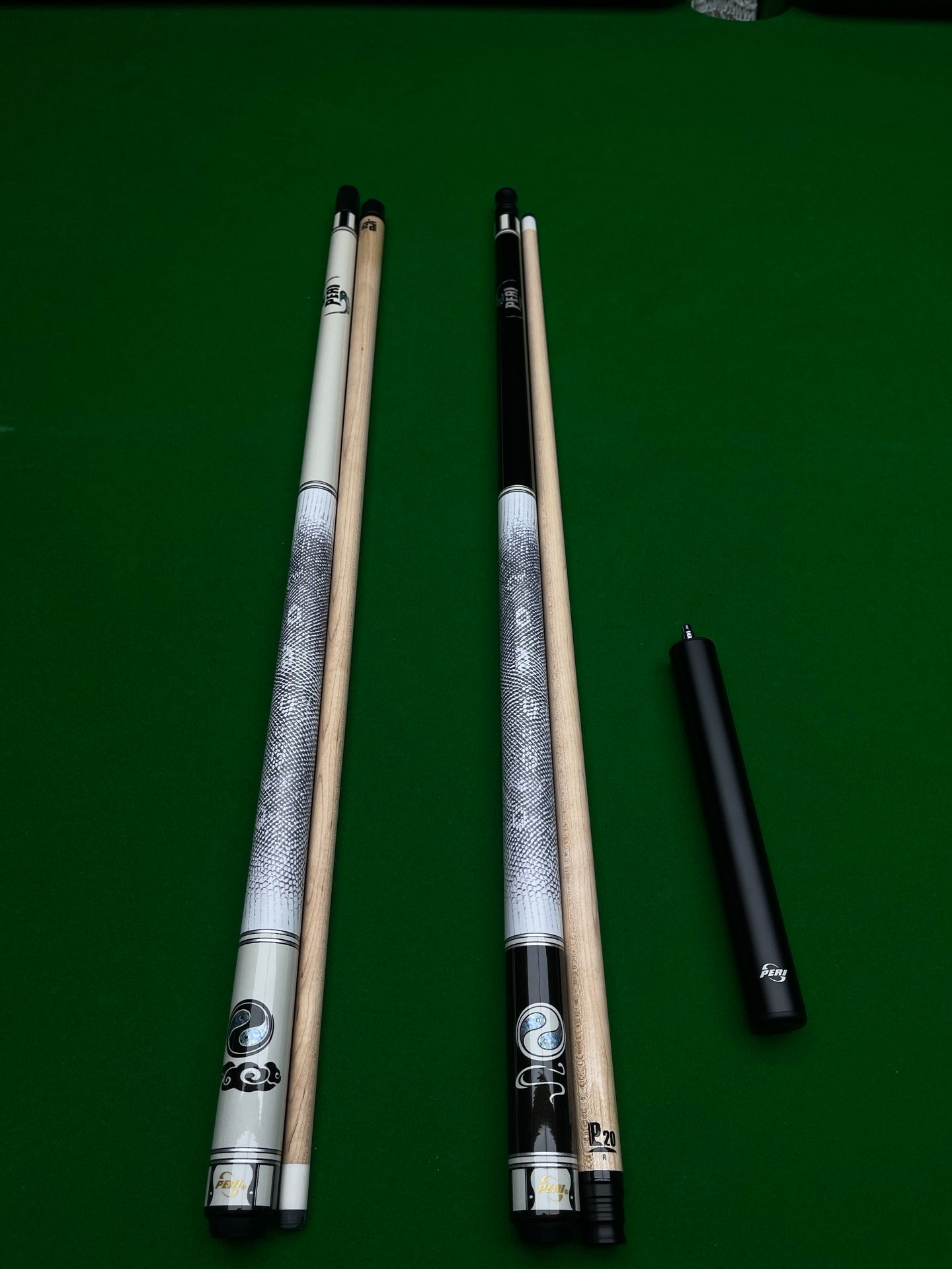 PERI Black Taiji / White Taiji PS2-0102 Pool Cue