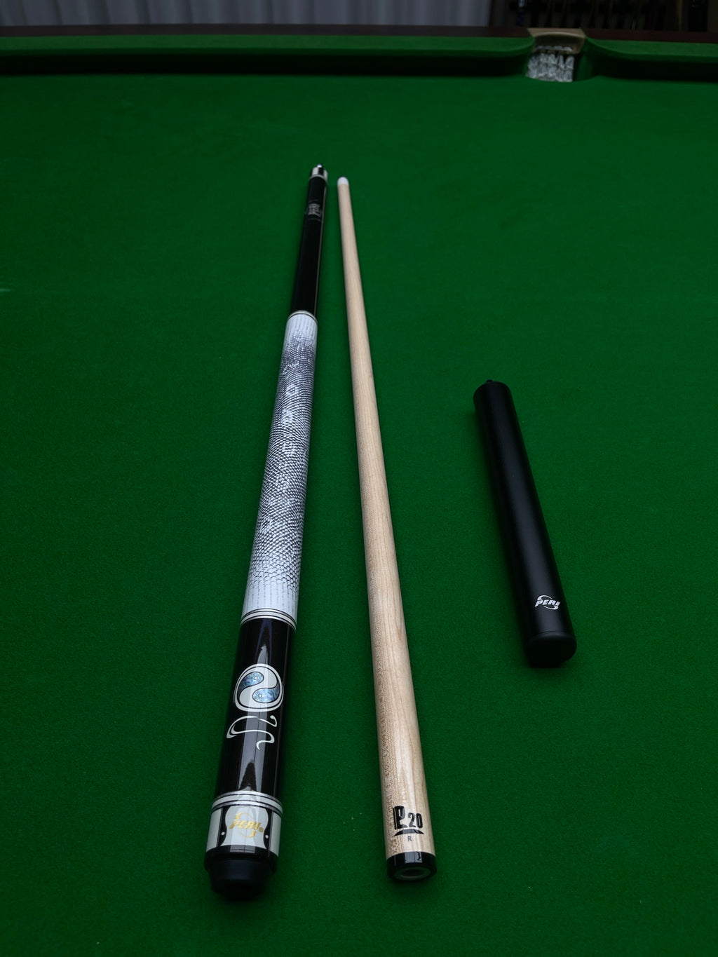 PERI Black Taiji / White Taiji PS2-0102 Pool Cue